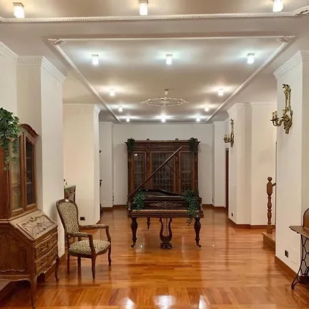 Residenza Tritone Luxury Trevi Fountain Holiday home *