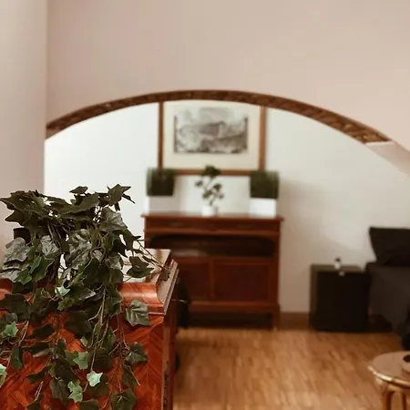 Residenza Tritone Luxury Trevi Fountain *