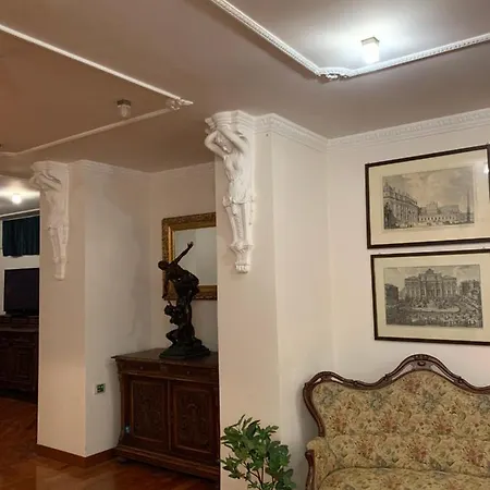 Residenza Tritone Luxury Trevi Fountain Nyaraló